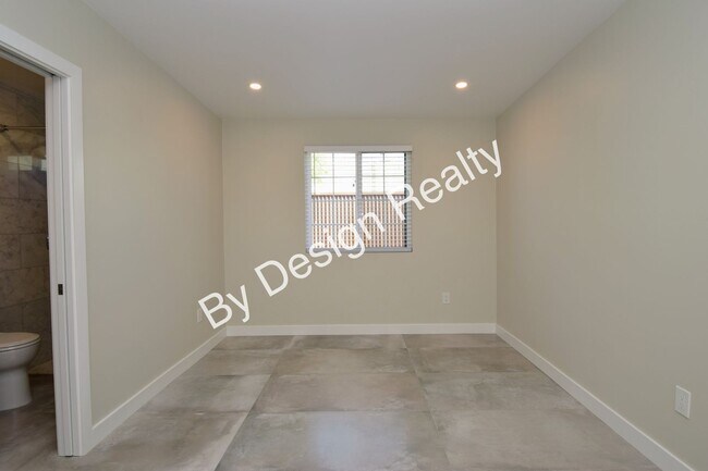 Building Photo - 3 Bed 3 Bath - Built in 2024 - 1/2 Mile to...
