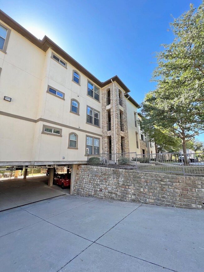 Building Photo - Great 2 Bdrm 2 Bath Condo in Lake Dallas Tx