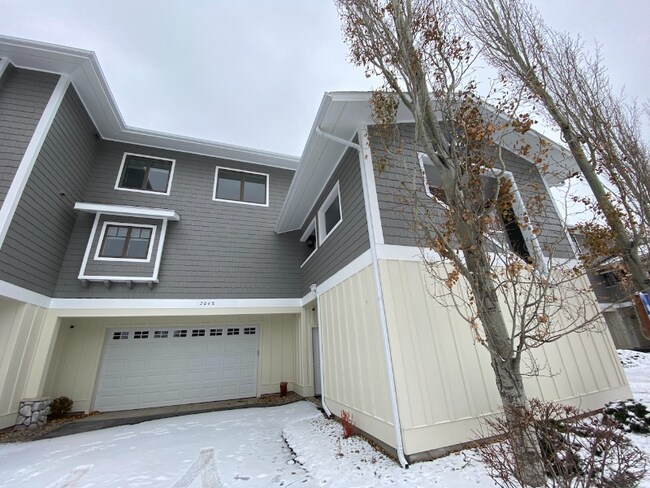 Building Photo - 2048 Marina Ct