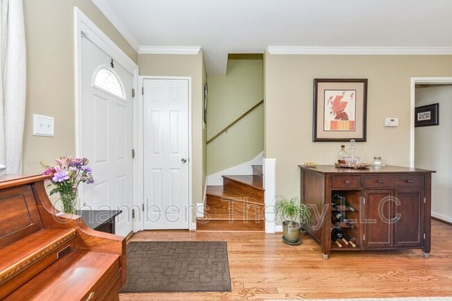 Building Photo - 629 S Henry St