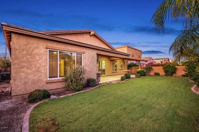 Building Photo - 953 E Boston St