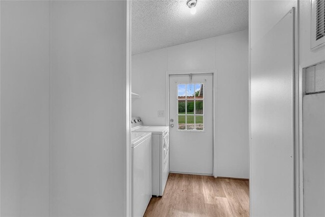 Building Photo - 7012 Bronco Ct