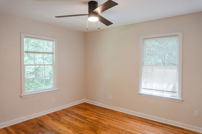Building Photo - 1503 Fernando Dr