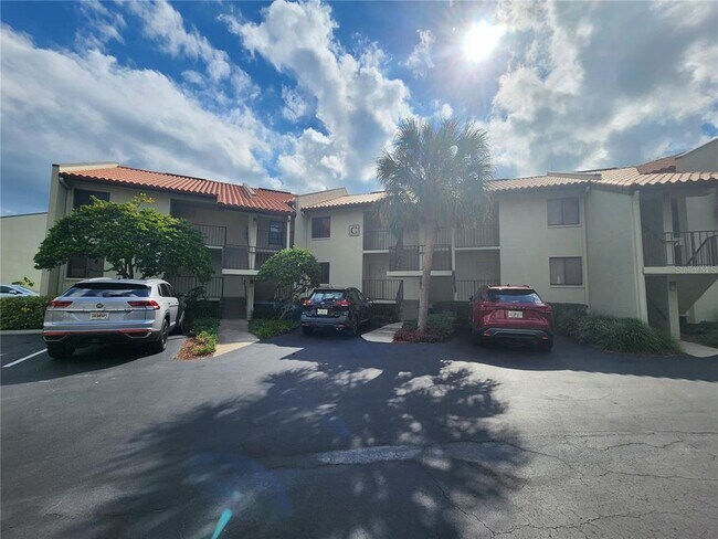 Building Photo - 1515 Pinellas Bayway S