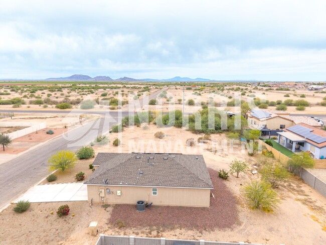 Building Photo - Beautiful New Home in Arizona City