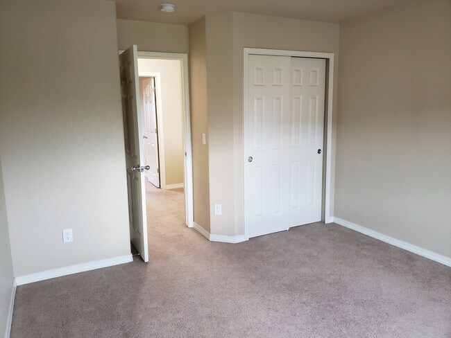 2nd Bedroom - 4721 Falcons Hood Pt