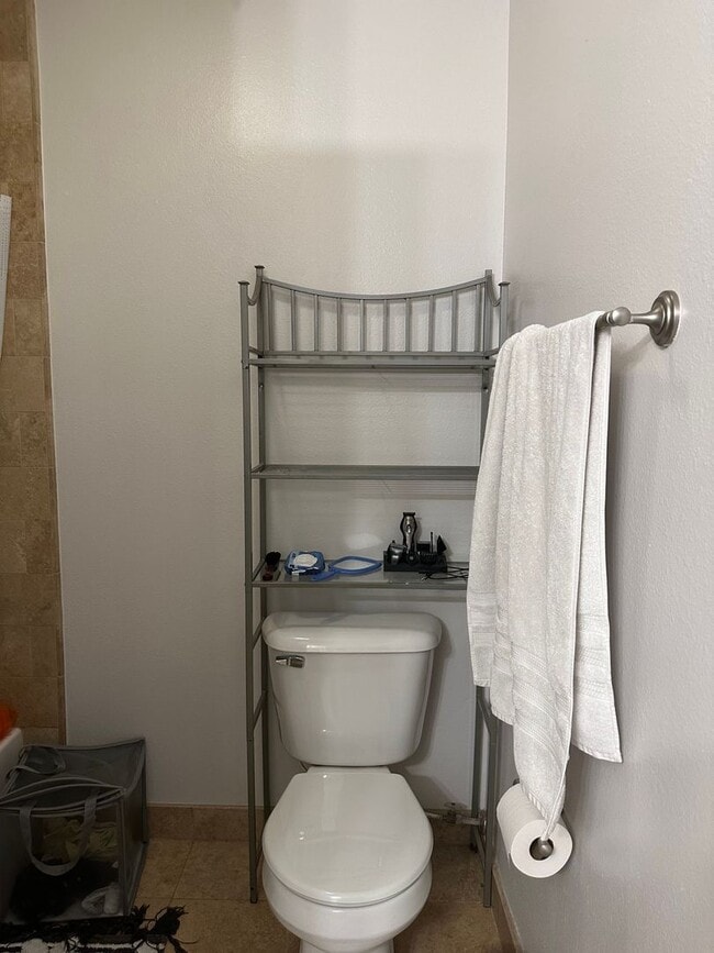 Building Photo - 2 Bed 2 bath bottom unit condo in Orem