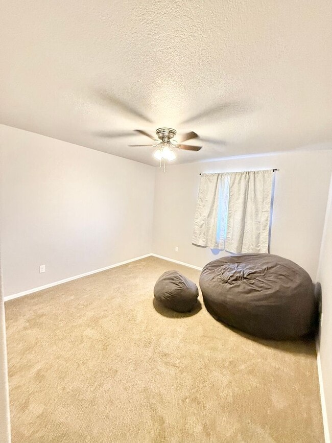 Building Photo - Like New home on Sweetwater for rent!