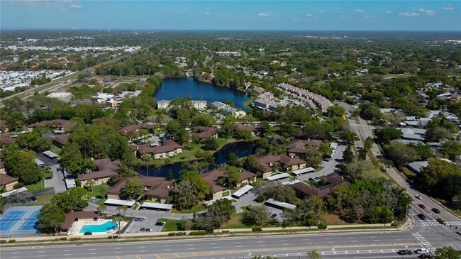 Building Photo - 2673 Sabal Springs Cir