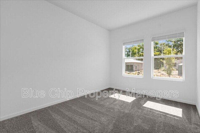 Building Photo - 2096 Shaggy Fisher Dr