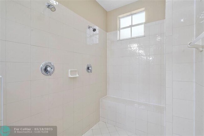 Building Photo - 8140 NW 128th Ln