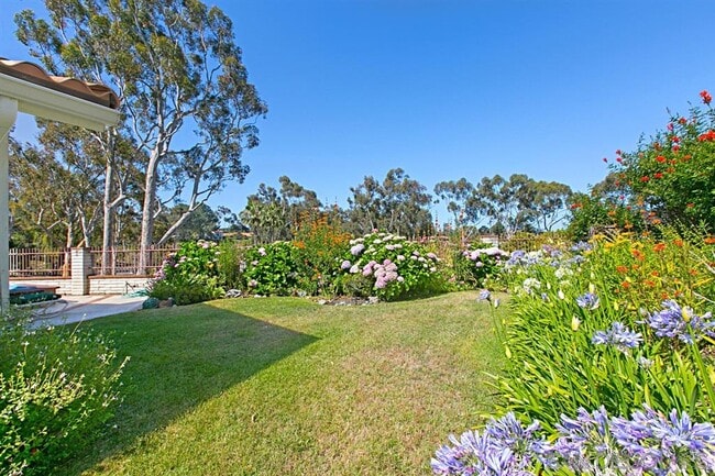 Building Photo - 1448 Santa Luisa Dr