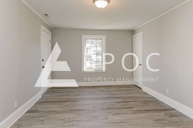 Building Photo - 909 Grant St