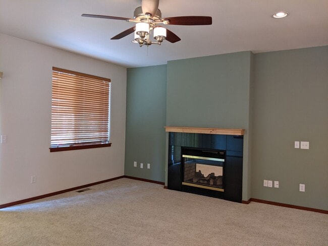 Building Photo - 3 Bd., 1.75 Ba., Rambler Style Home
