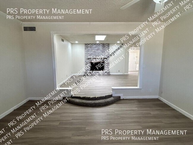 Building Photo - 711 N Oracle-