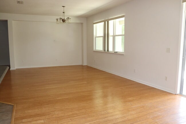 Building Photo - 28 Abacus Ave