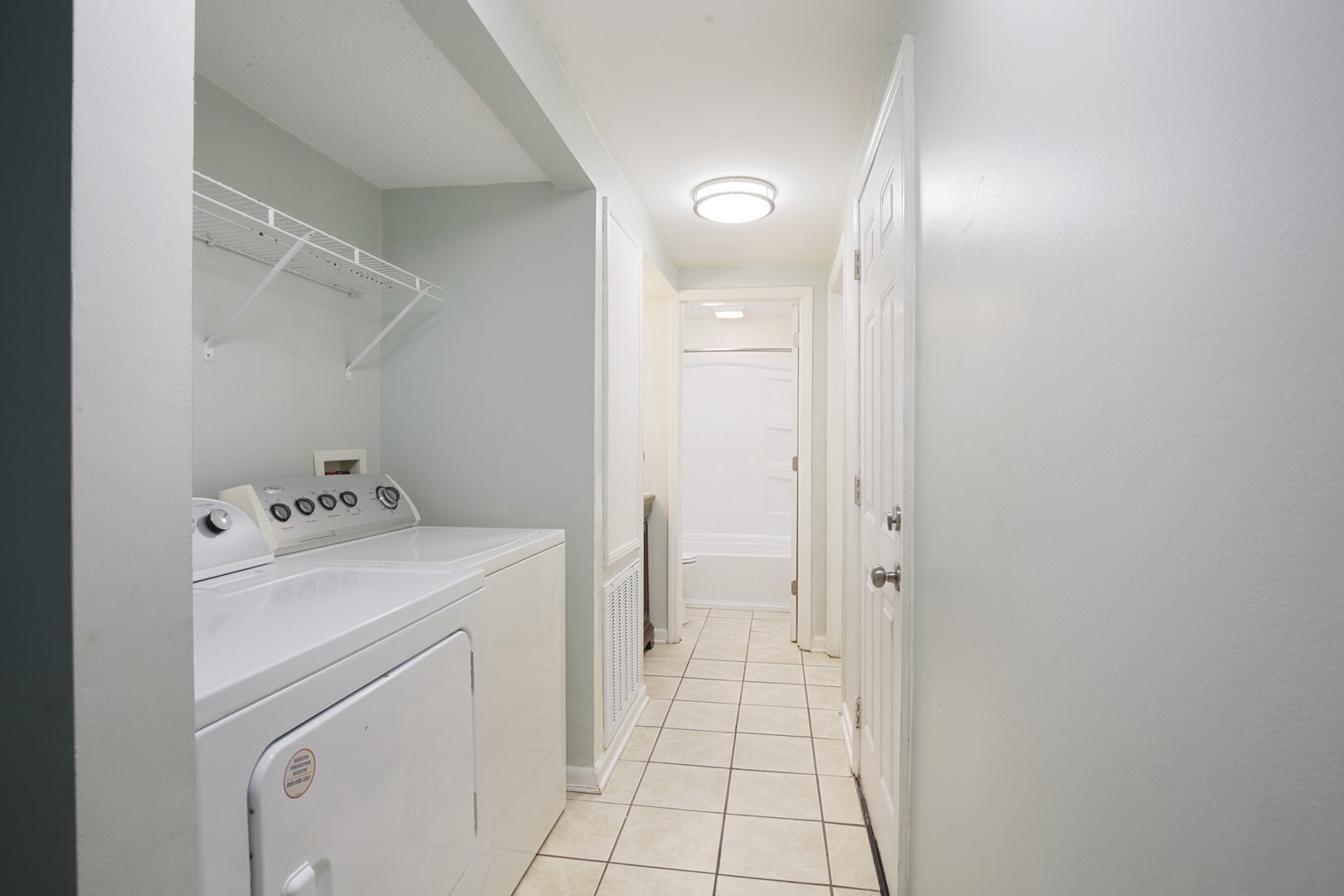 Building Photo - 1006 S 5th Street