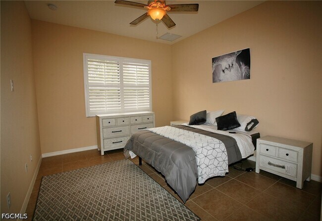 Building Photo - 11070 Esteban Dr