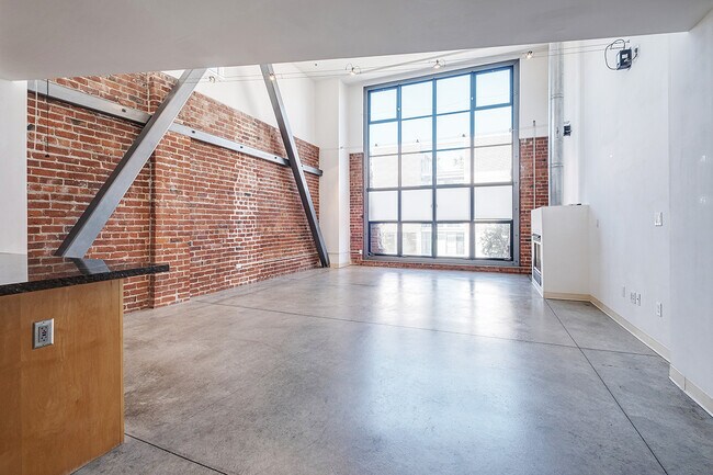 Building Photo - 1233 Howard St