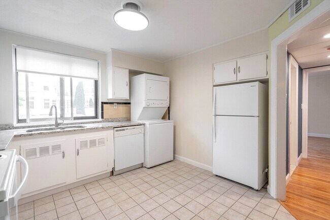 Building Photo - 20 N Ashland St