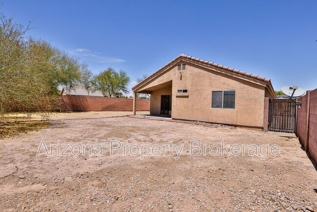 Building Photo - 16011 W Kendall St
