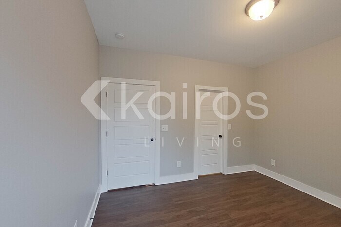 Building Photo - 295 Elm Way