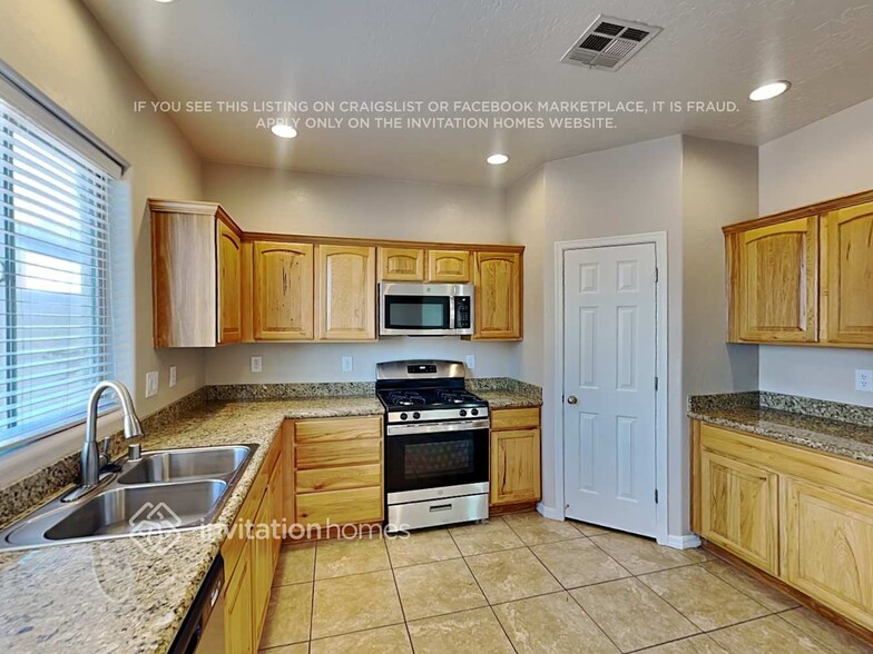 Building Photo - 6833 Babbler St