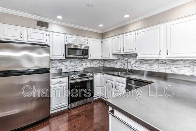 Building Photo - 2109 Kings Mill Ct