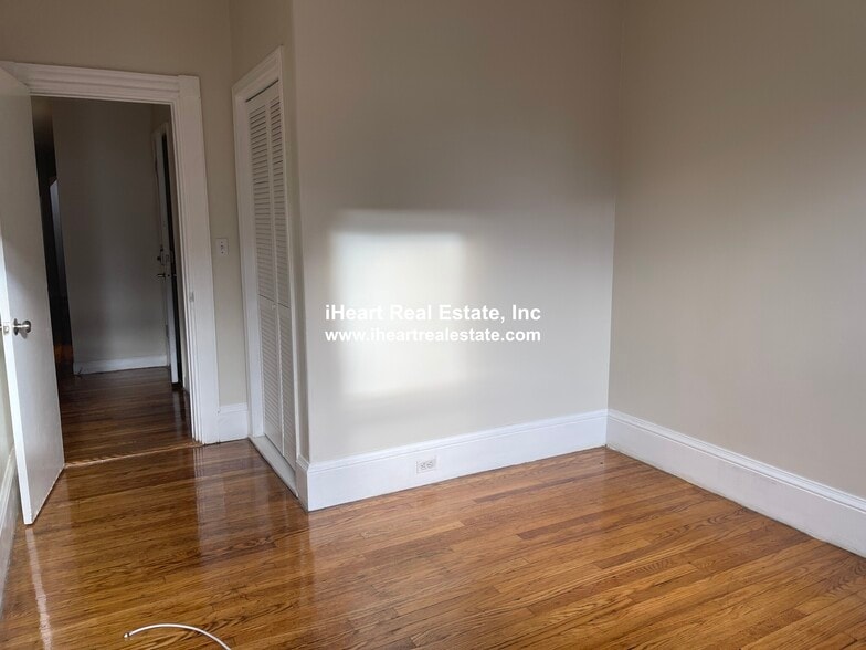 Building Photo - 338 K St