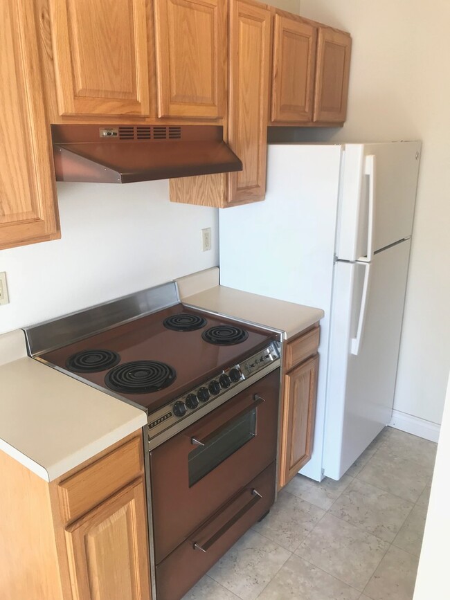 Building Photo - Top Floor South Facing One Bedroom Condo In North Boulder!  Perfect Location!