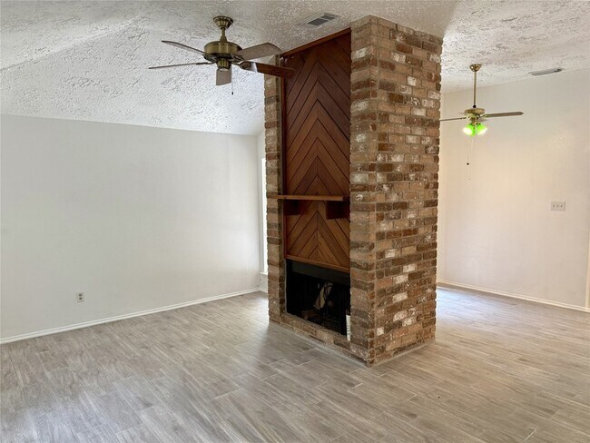 Building Photo - 8342 Silvan Wind Ln