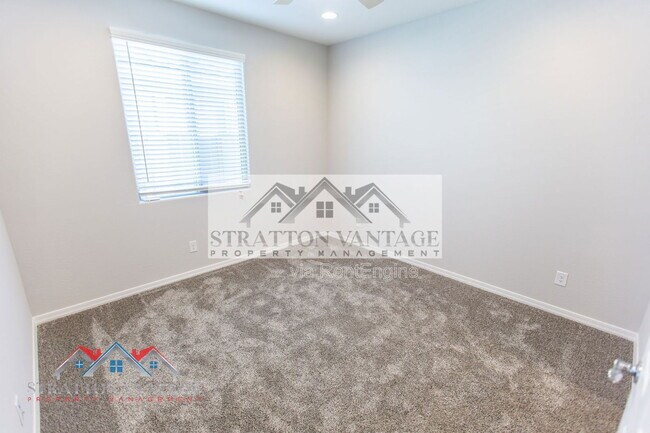 Building Photo - 17625 W Pasadena Ave