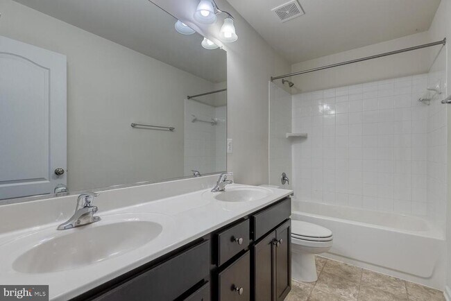 Building Photo - 336 Boxelder Dr
