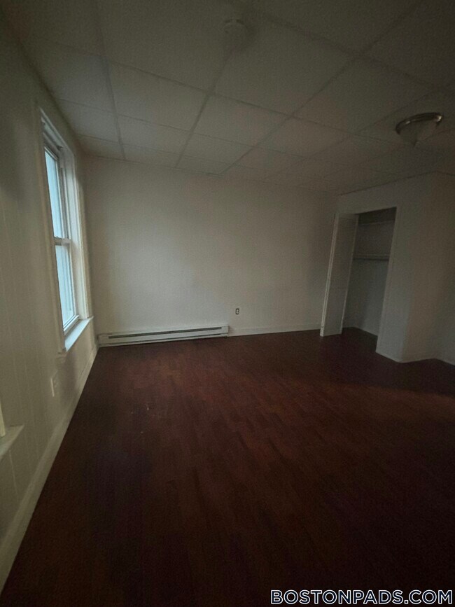 Building Photo - 289 Chelsea St