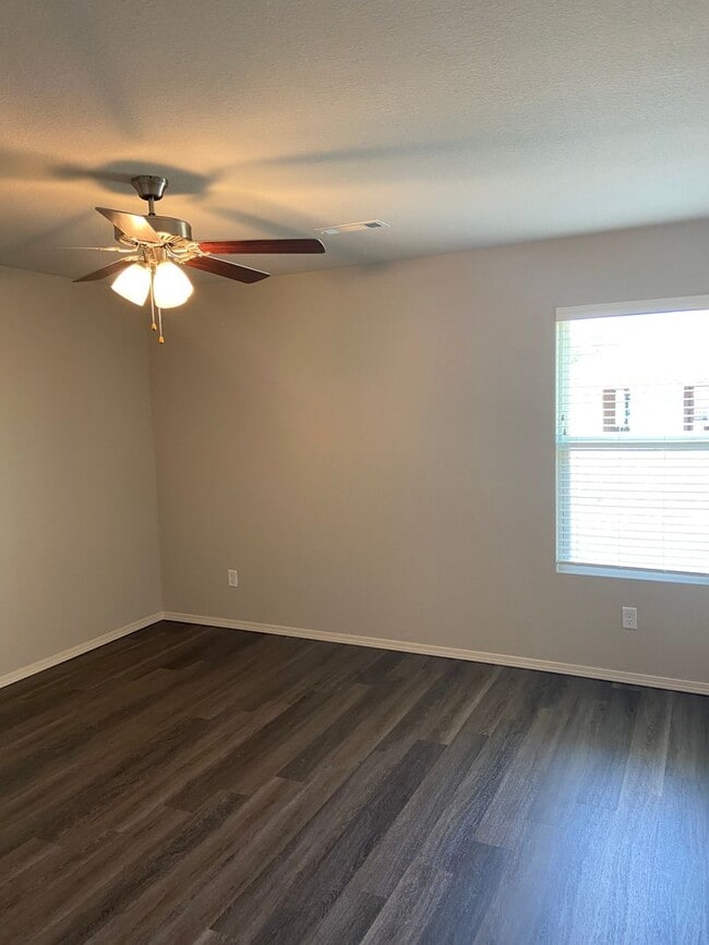 Building Photo - Three Bedroom | Two Bath Home in Conrad Court