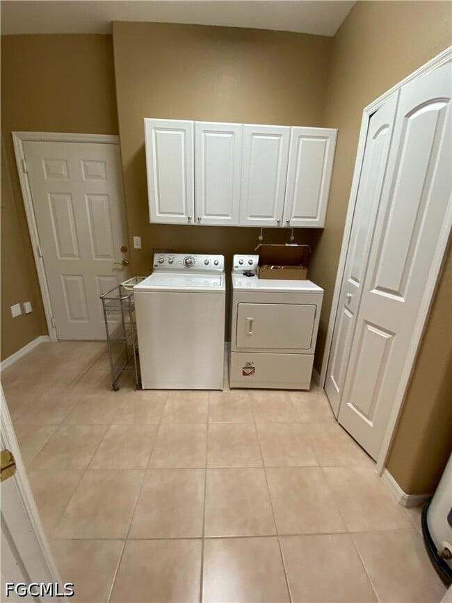 Building Photo - 9265 Belleza Way
