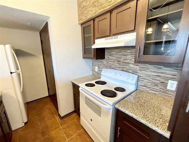 Building Photo - 14550 Fonmeadow Dr