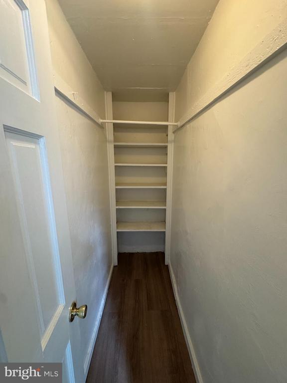 Building Photo - 261 N York St