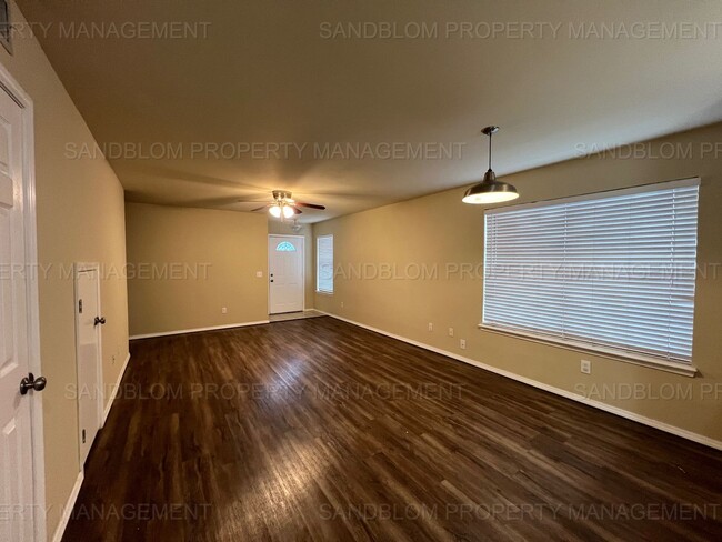 Building Photo - FOR LEASE | Sand Springs | $925 Rent | 2 B...