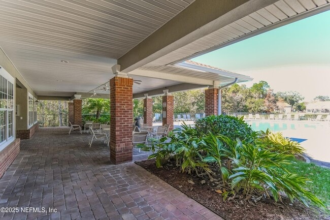 Building Photo - 8424 THORNBUSH Ct