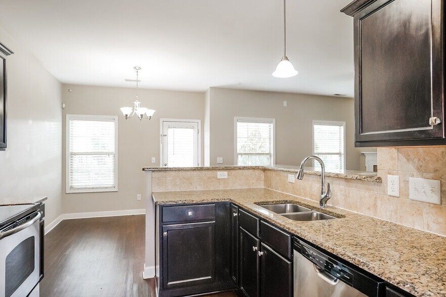 Building Photo - 408 McCarthy Dr
