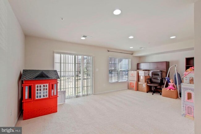 Building Photo - 8570 Crooked Tree Ln