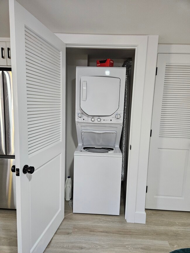 Building Photo - 90 Shrewsbury Ave