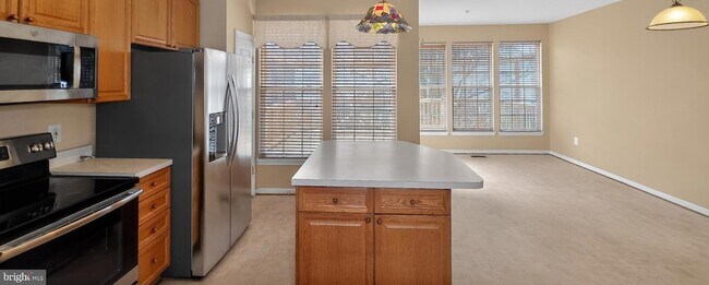 Building Photo - 2483 Lakeside Drive