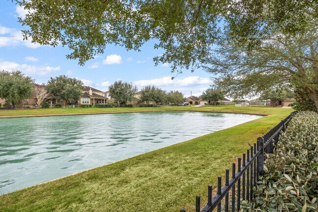 Building Photo - 26323 Crystal Cove Ln