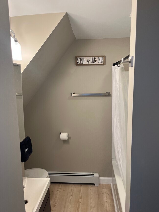 Building Photo - 94 Lincoln St