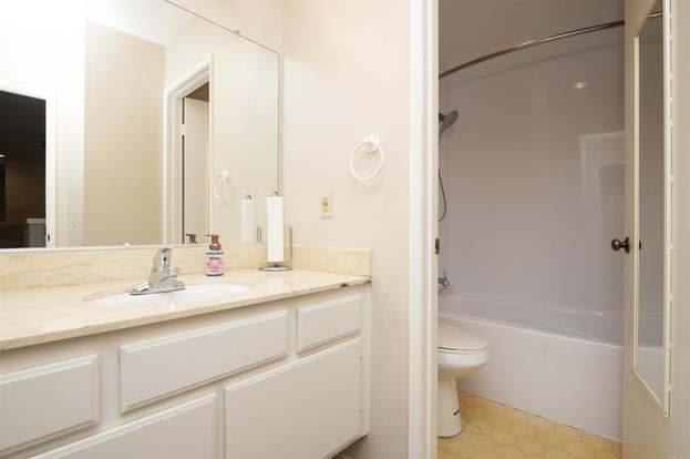 Building Photo - 2425 Cranston Dr