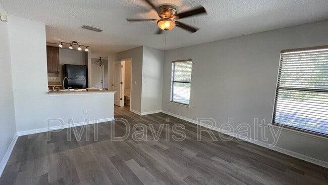 Building Photo - 4609 Playschool Dr