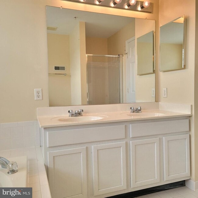 Building Photo - 9821 Bon Haven Ln