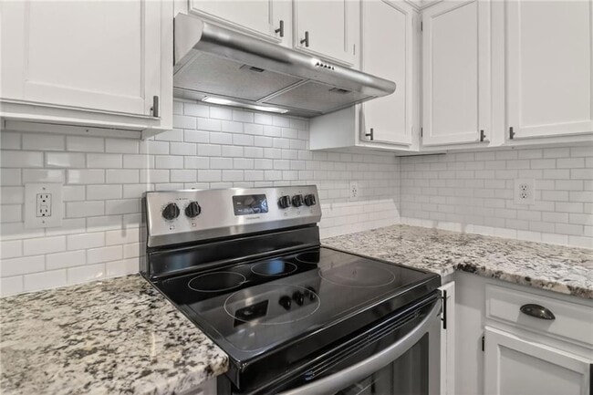 Building Photo - 991 Ada Ave NW